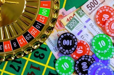 Multiplier meter increasing during free spin cascades