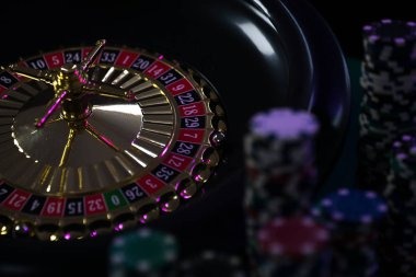 Cascade chain reaction in Mahjong Ways 2